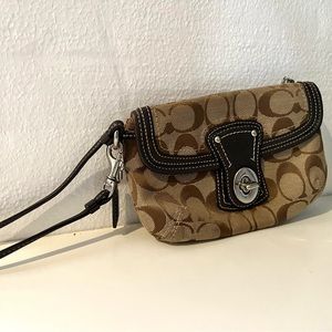 Coach 90s Wristlet